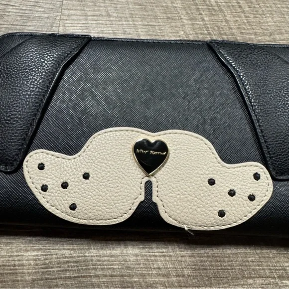 Betsey Johnson Dog Face Wallet - Picture 2 of 8